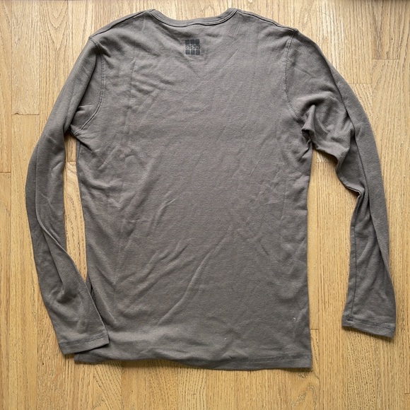 ♻️DONATED DEC. 2023♻️ 
Men’s NWOT grey long-sleeve waffle shirt size L - Picture 2 of 3